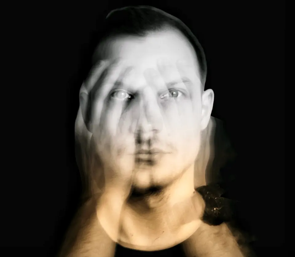 Autoportret Michała Nowakowskiego, wielokrotna ekspozycja